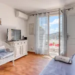 Exceptional View In Saint-clair For 4 People Apartment Le Lavandou