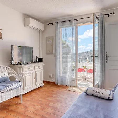 Exceptional View In Saint-clair For 4 People Apartament Le Lavandou