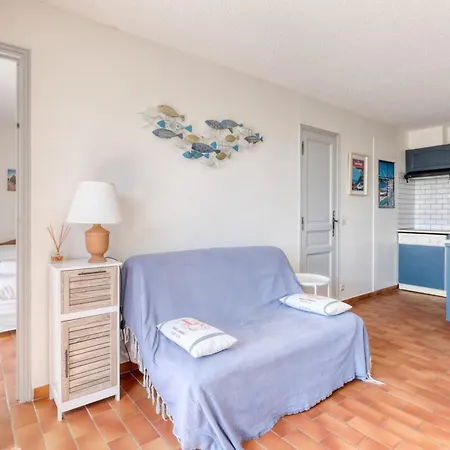 Exceptional View In Saint-clair For 4 People Apartment Le Lavandou